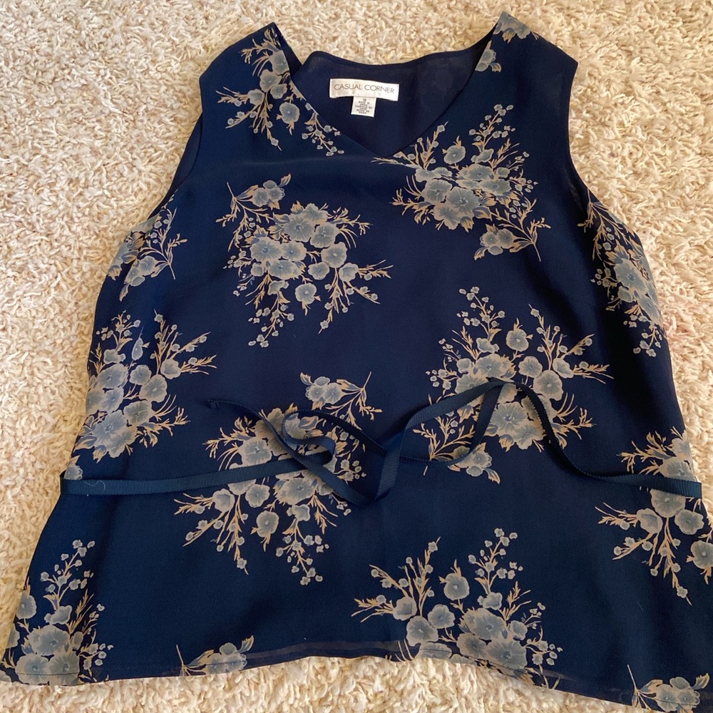 Cute retro sleeveless shirt